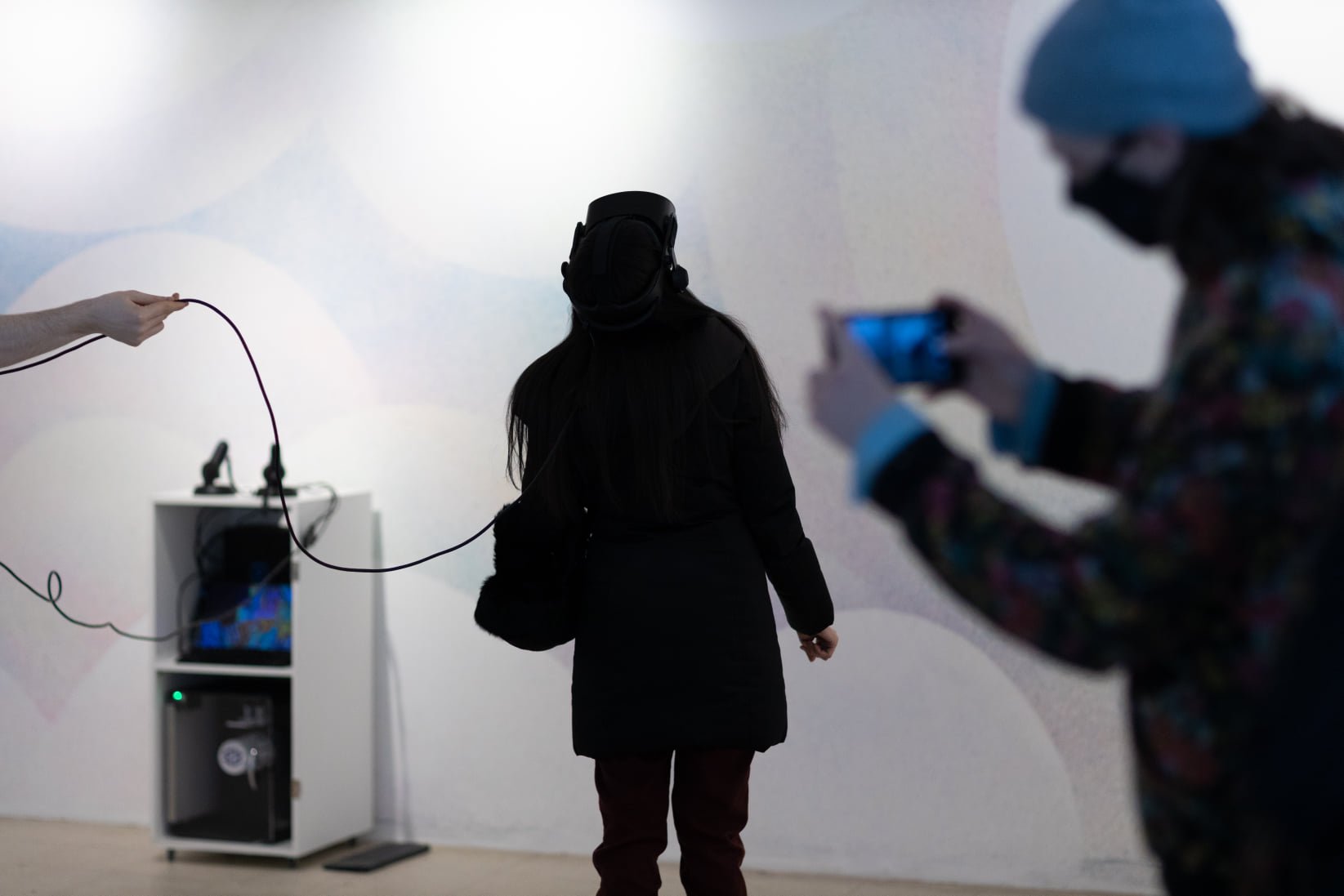 Vitreus Ombre — gallery installation, VR headset and artwork display