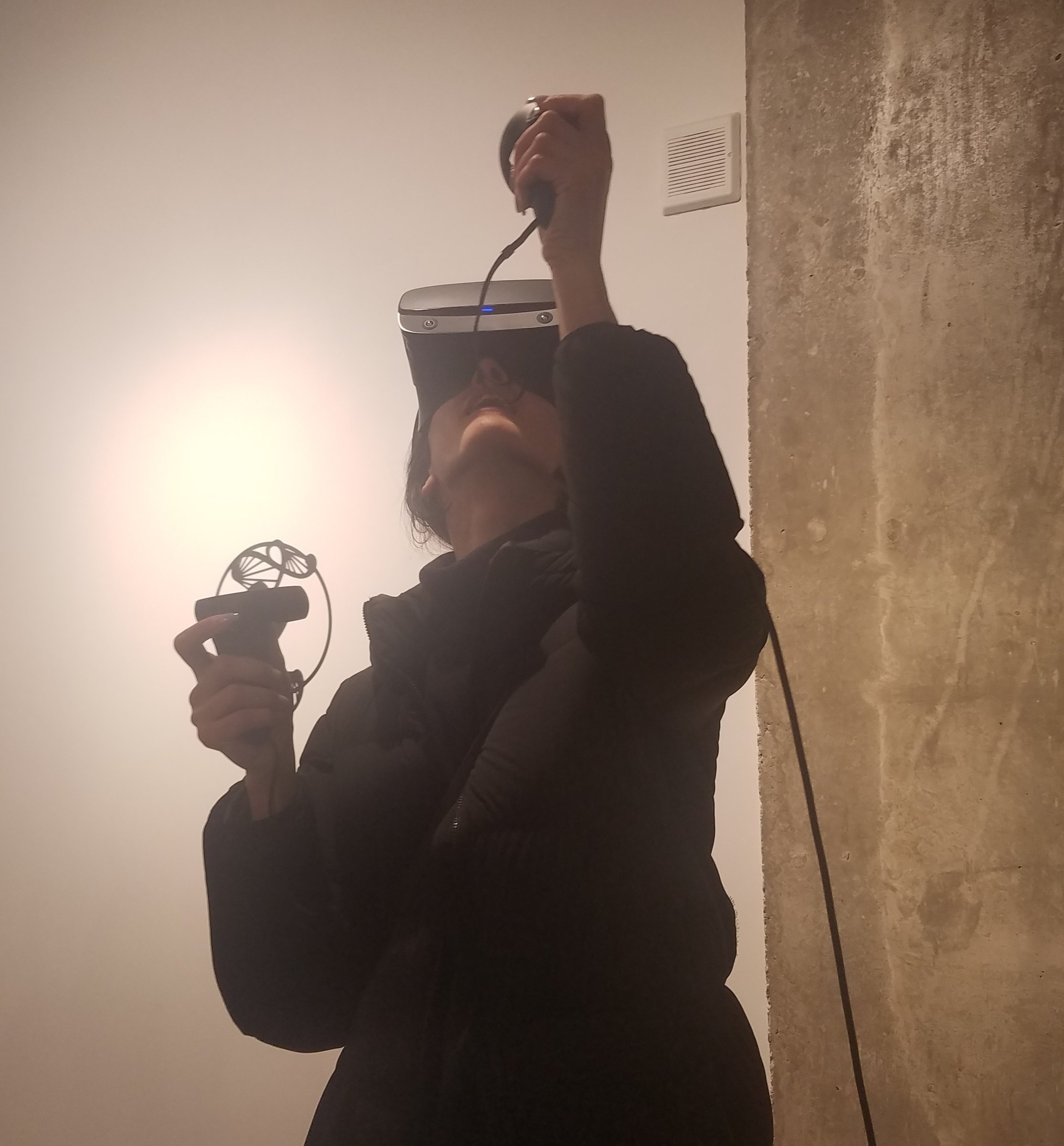 Angeline — visitor experiencing interactive VR fractal environment by Connor Bell at ELLEPHANT Gallery